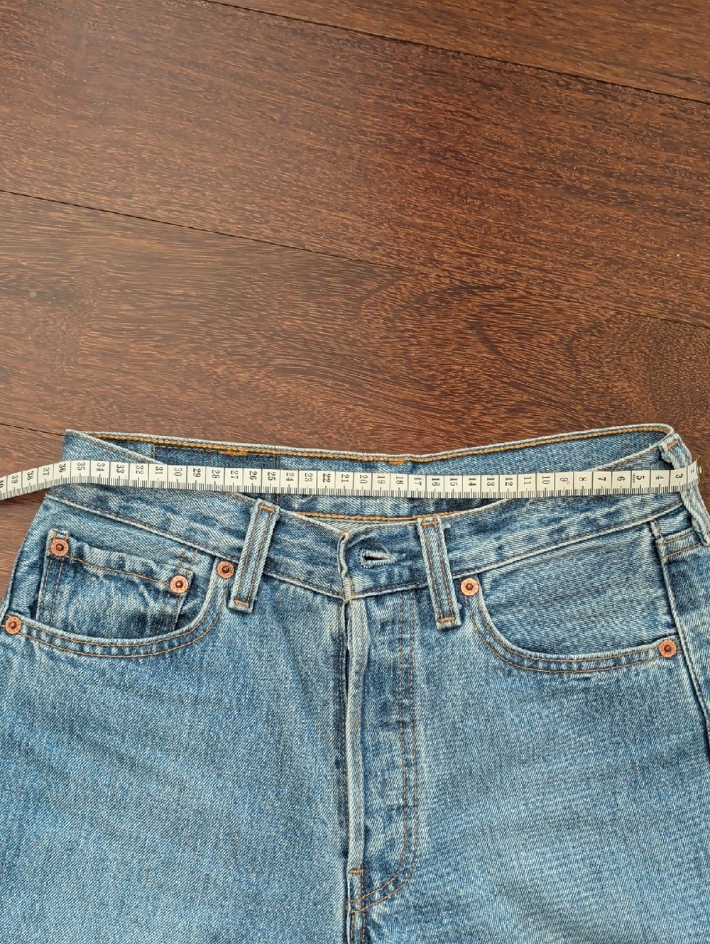 Vintage Levi's 501 Classic Blue Denim Jeans - Picture 7 of 8